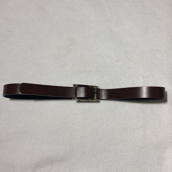 Reversible Belt. Black with Texture and Brown Smooth. Gold Tone Buckle. - Picture 4 of 7